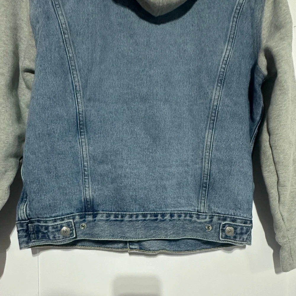 Levi's Hybrid Hoodie Vintage Fit Trucker Jacket - Picture 9 of 11